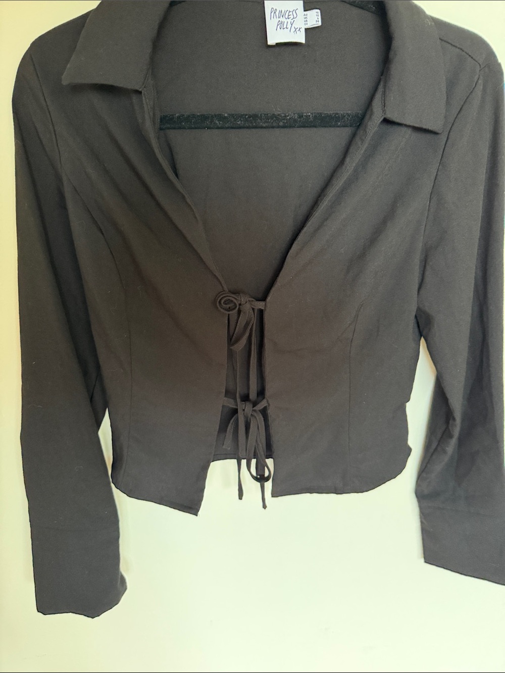 Princess Polly Black Tie-Front top - Picture 4 of 6